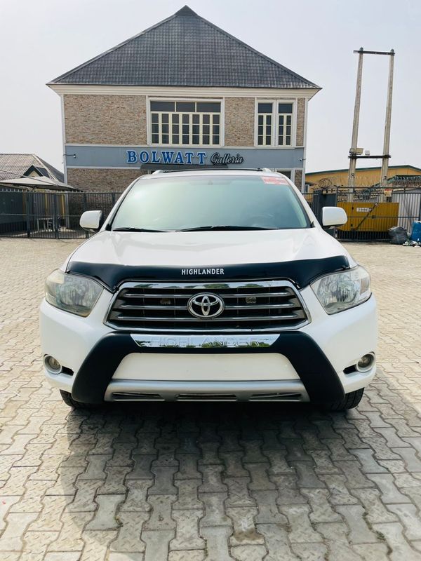 Thumbnail 2 of 2010 Toyota Highlander